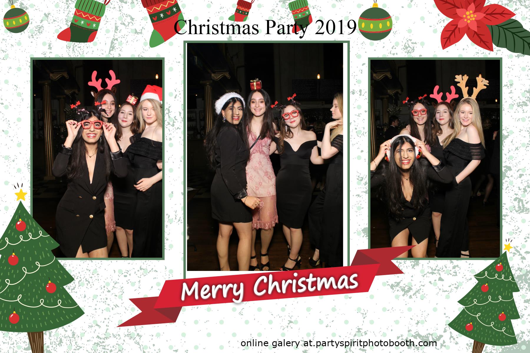 Christmas Party | View more photos from the event at gallery.partyspiritphotobooth.com/u/PartySpiritPhotoBooth/Christmas-Party-0